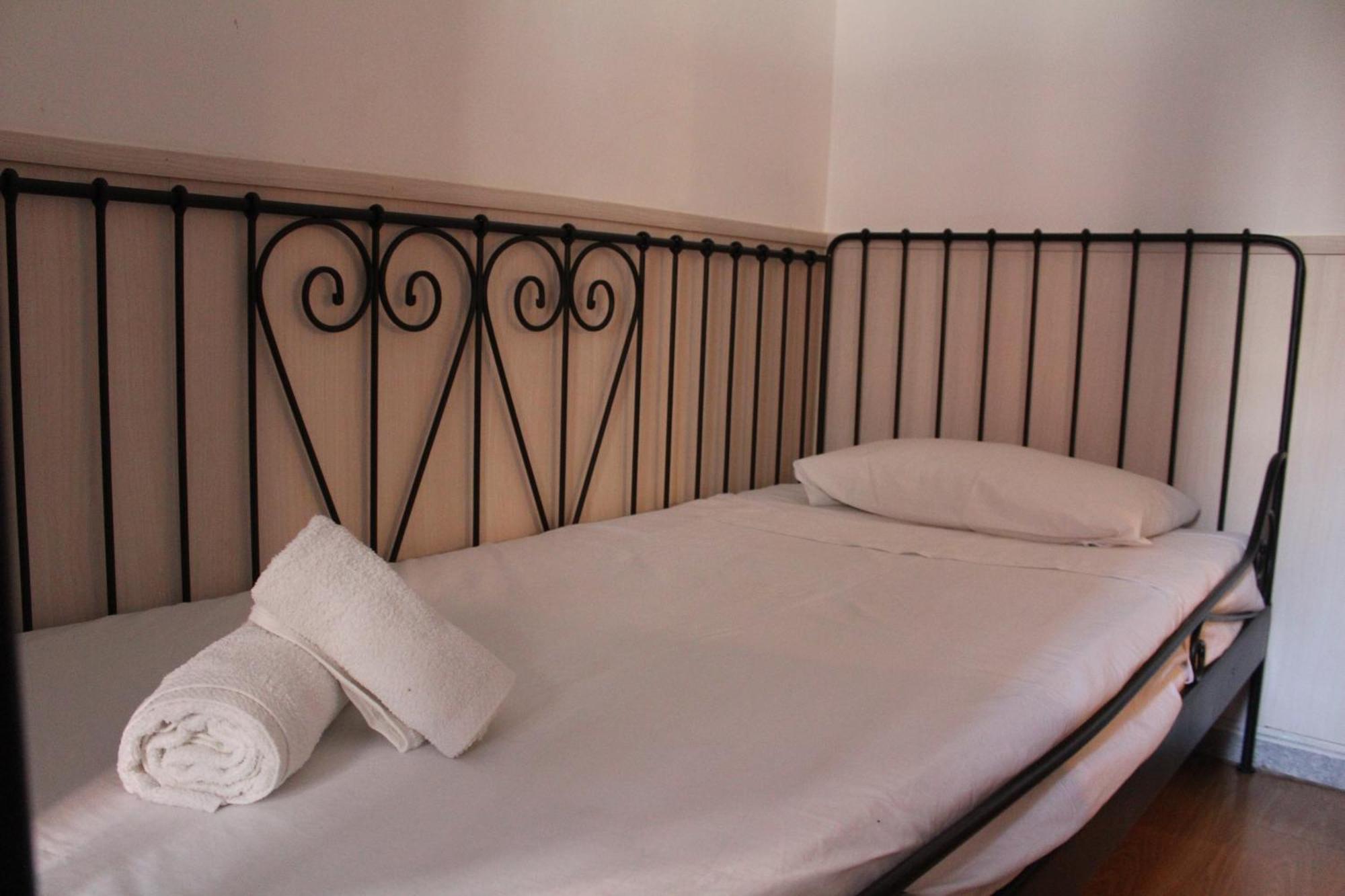 Aires De Gredos/Bajo Apartment Candeleda Bagian luar foto